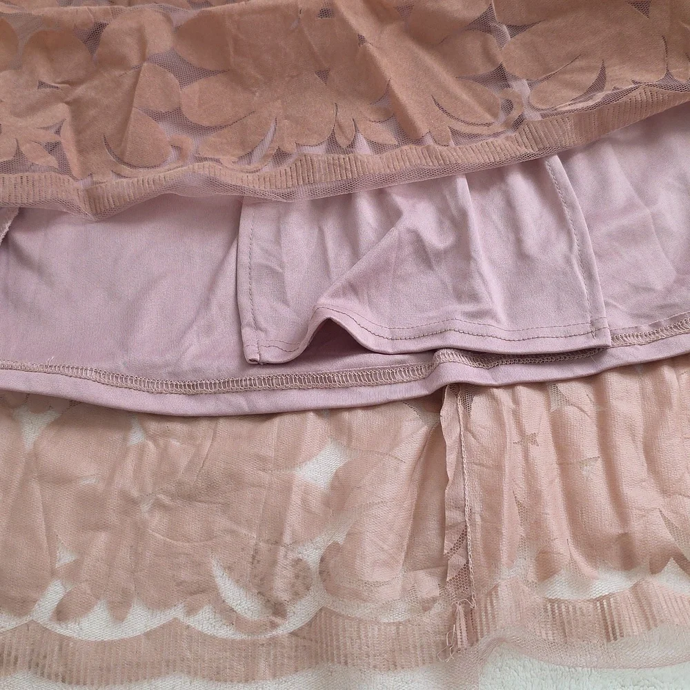 Elegant Mauve Lace Dress - Picture 3 of 6